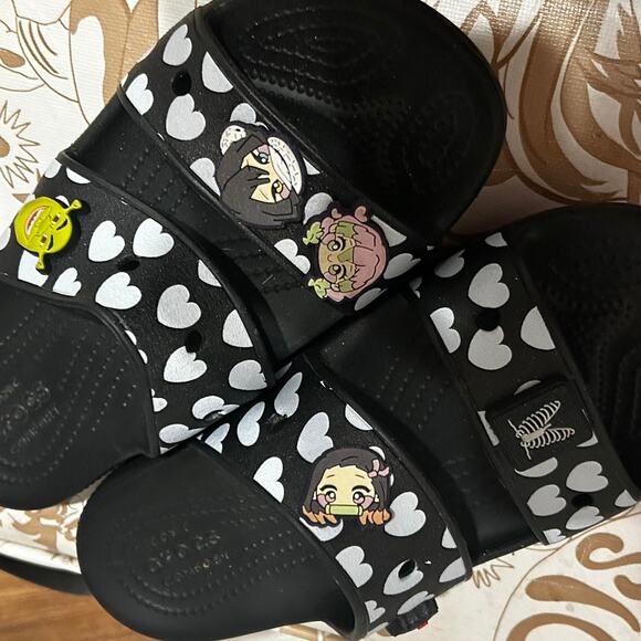 Classic Crocs Heart Print Sandal with Jibitz! - Picture 8 of 8
